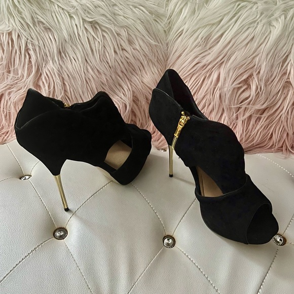 NEW Colin Stuart Black Suede Gold Metal Heel Cutout Ankle Booties Size 11B - Picture 3 of 16